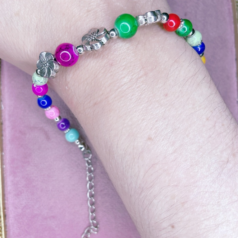 4108u. Colorful Beaded Bracelet with Silver Accents